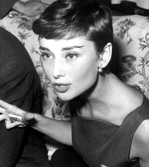 Audrey Hepburn Tyylikkäitä Pixie -kuvia