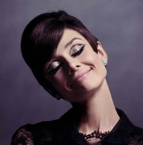 Audrey Hepburn Pixie Cut -tyyli