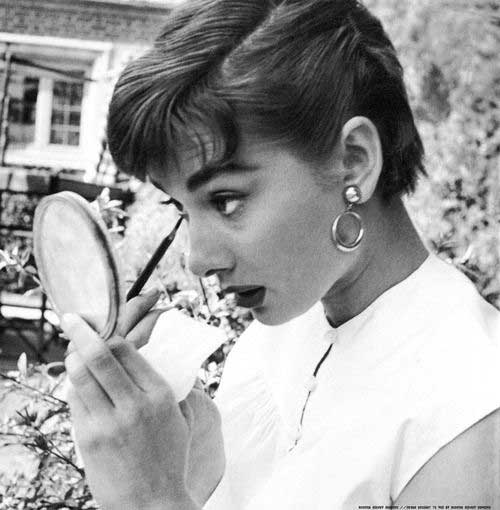 Audrey Hepburn söpö Pixie Cuts