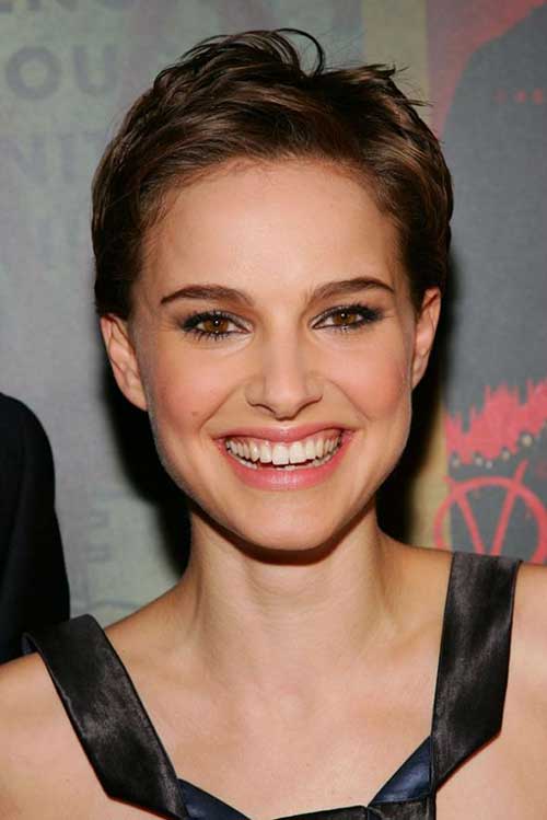 Natalie Portman Trendy Pixie stříhá