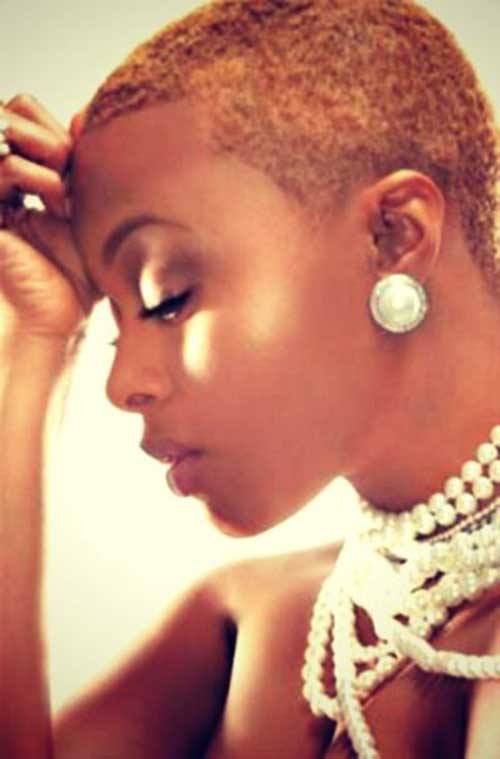 Siyah Kadınlar İçin Çok Kısa Sarı Doğal Saç Modelleri