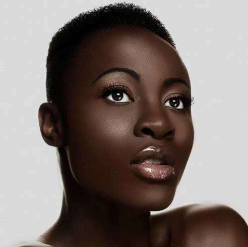 Siyah Kadınlar İçin Çok Kısa Havalı Doğal Saç Modelleri