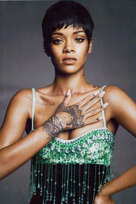 Rihanna Vogue Kısa Riri