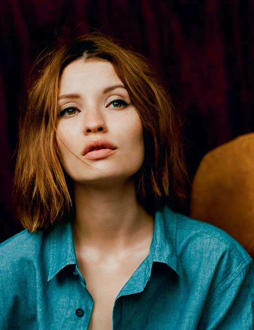 Emily Browning Világosbarna, tompa Bob frizurák