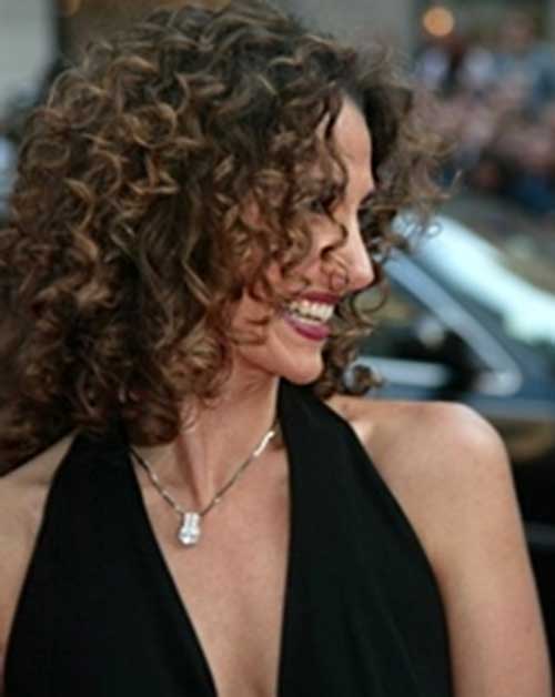 Melina Kanakaredes Kıvırcık Saç Modeli