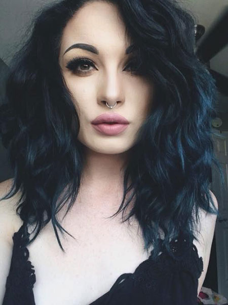 Mørkeblått hår, hår mørkeblått kort