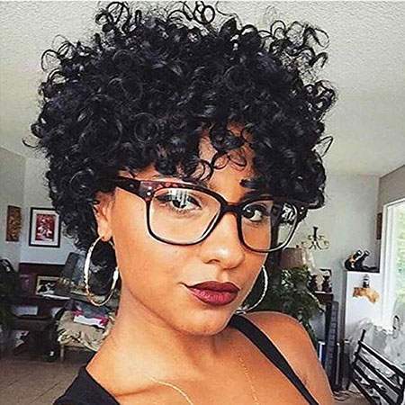 Kort krøllete hårklipp for svarte kvinner, krøllete kort naturlig hår