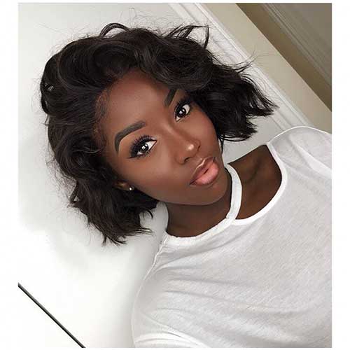 Aranyos rövid hajvágás fekete nőknek