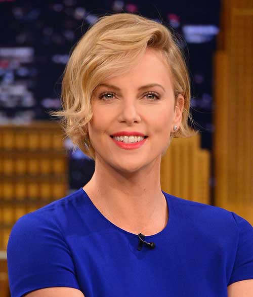 Beste Charlize Theron korte frisyrer 2014