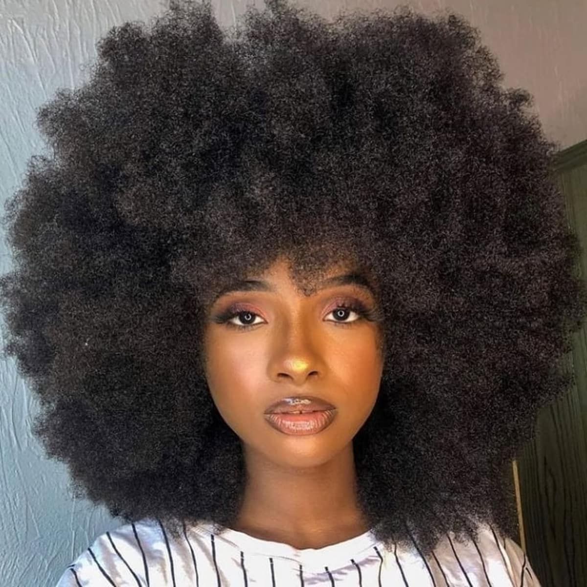 60'lardan Esinlenen Kadınlar İçin Afro Saç