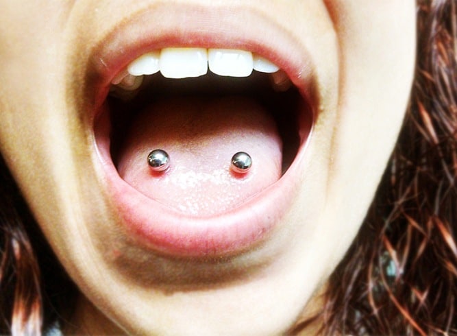 Kígyóharapás piercing