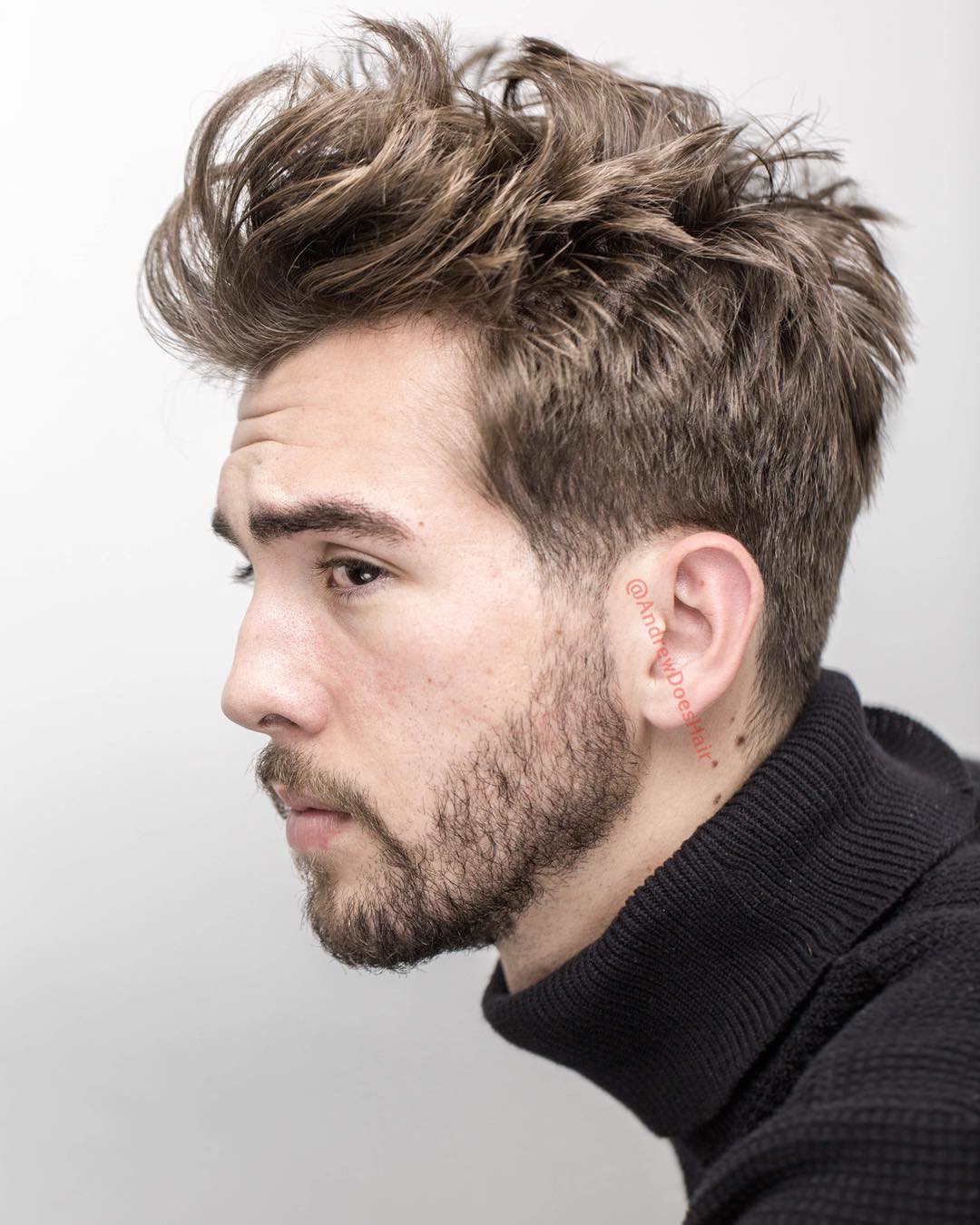 andrewdoeshair szaggatott rendetlen férfi fodrász közepes hosszúságú