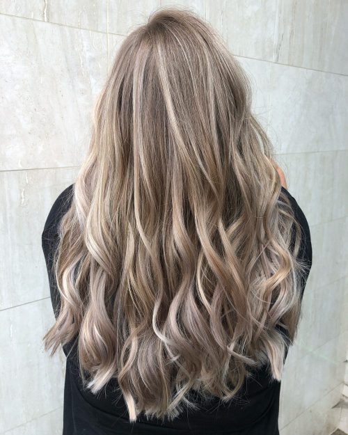 Ash Blonde Balayage hajszín