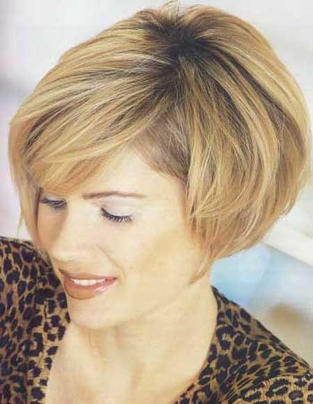 Účes Dark Honey Blonde Bob