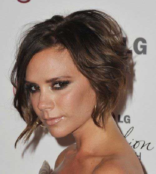 En İyi Victoria Beckham Dalgalı Bob Kesim