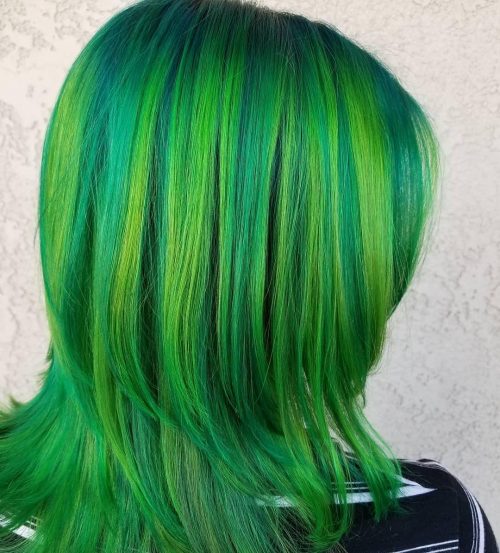Zářivě zelené vlasy