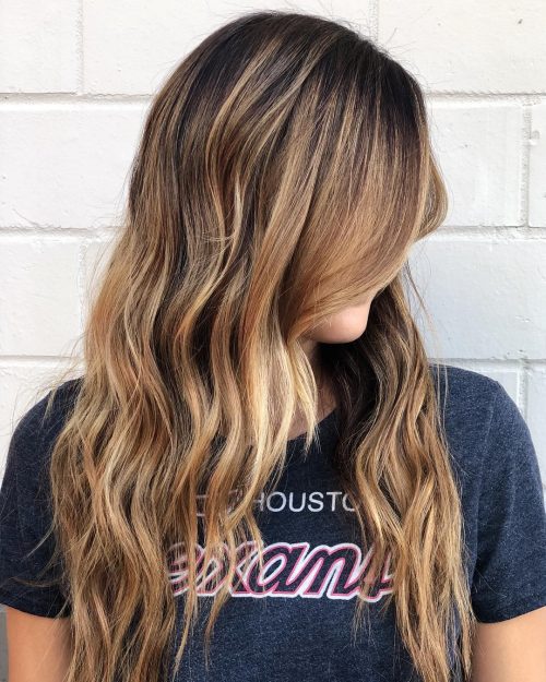 Butterscotch Caramel Balayage på svart hår