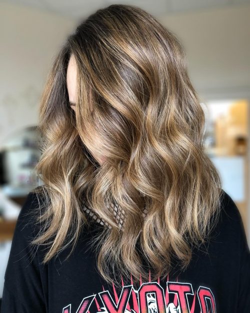 Caramel Balayage na hnědé barvě vlasů