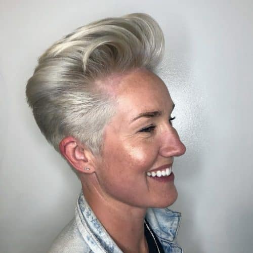 Women's Pompadour Haircut for tykt hår