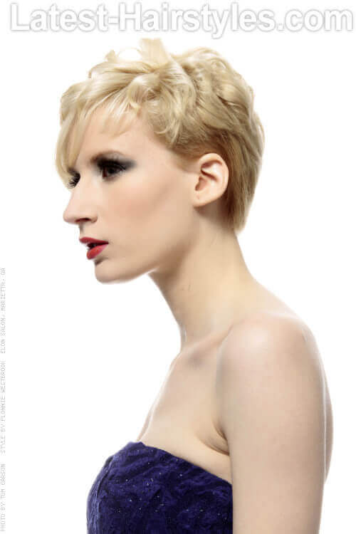 Cropped Delight Blonde Pixie sett fra siden