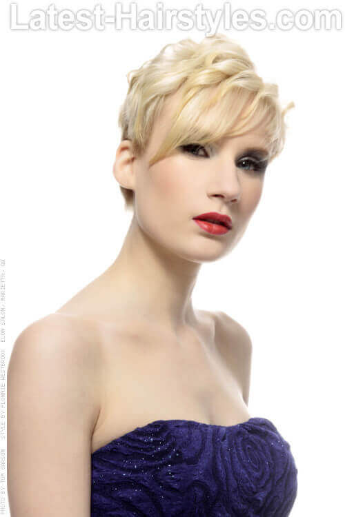 Cropped Delight Blonde Pixie