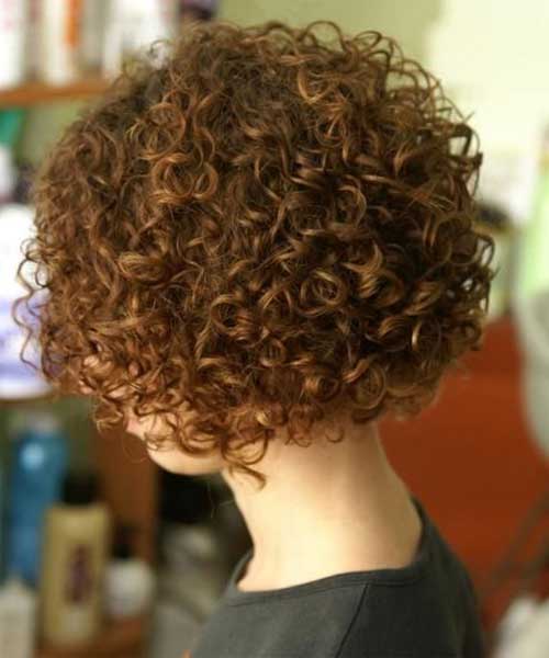Søte korte hårklipp for krøllete hår