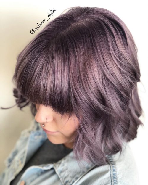 Tmavě levandulové fialové vlasy
