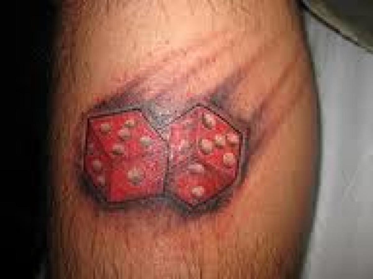 Kocka dobott tetoválás