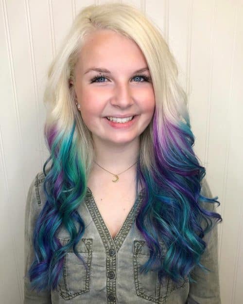 Zelené, fialové a modré vlasy mořské panny