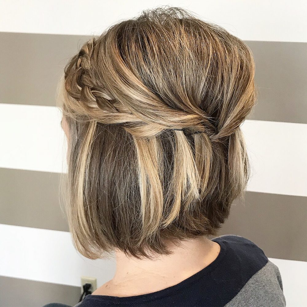 Half-Up Style med detaljert frisyre