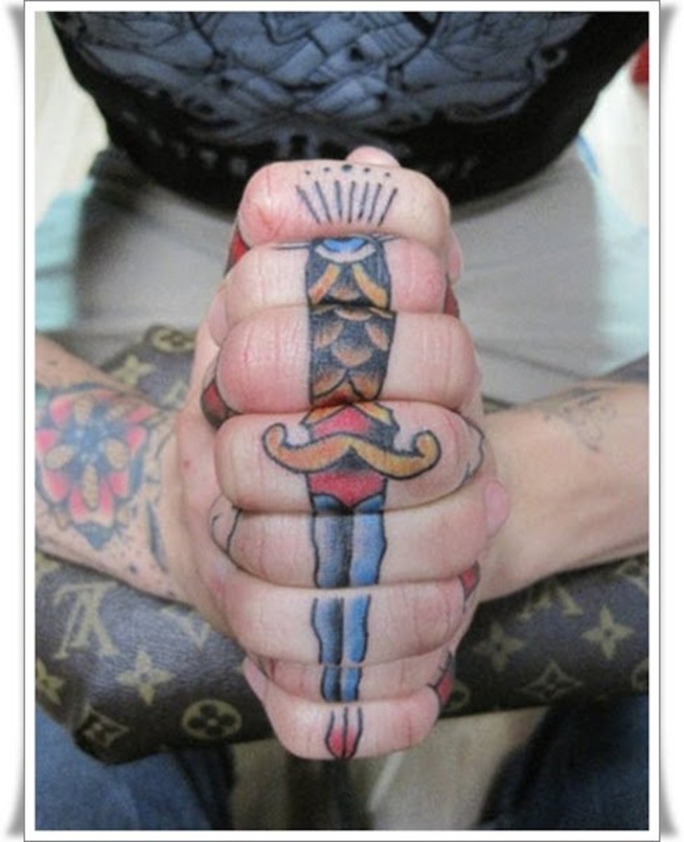 Kardos csukló tetoválás