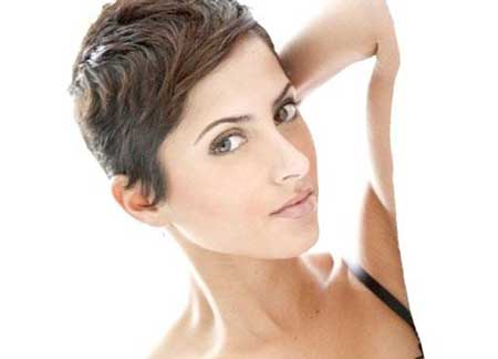 Lyhyt tyylikäs Pixie Cut