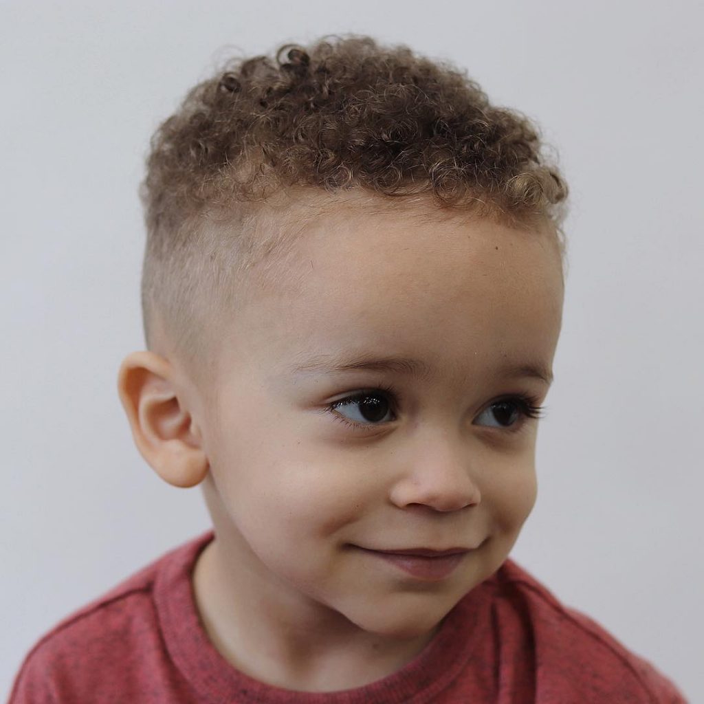 biracial kisgyermek fiú hajvágás