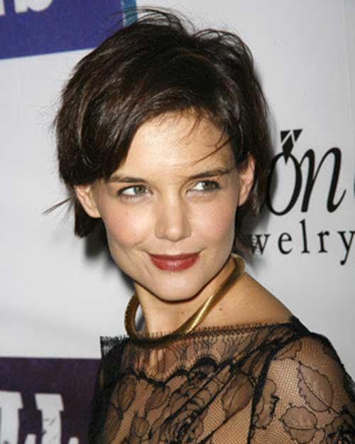 Katie Holmes vrstvené Pixie vlasy