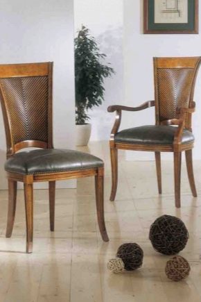 Chaises en cuir