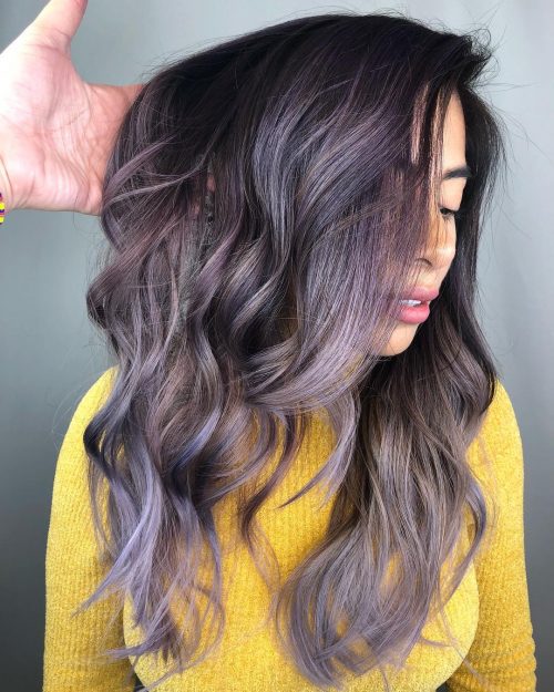 Világosszürke lila balayage