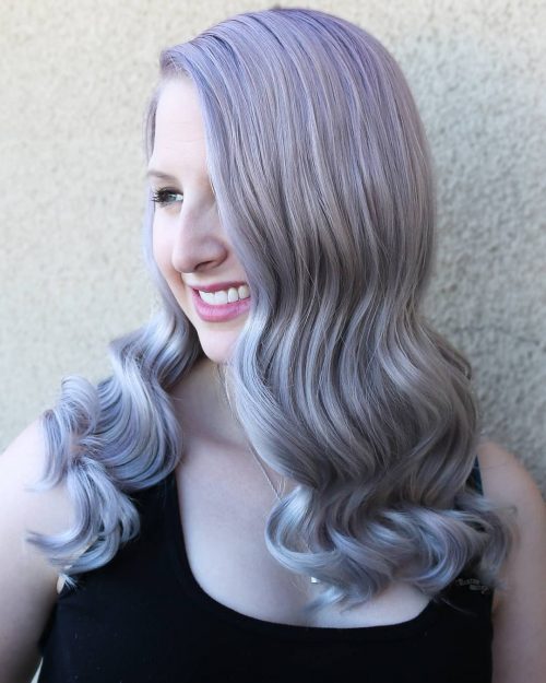 Világos, fémes lila haj