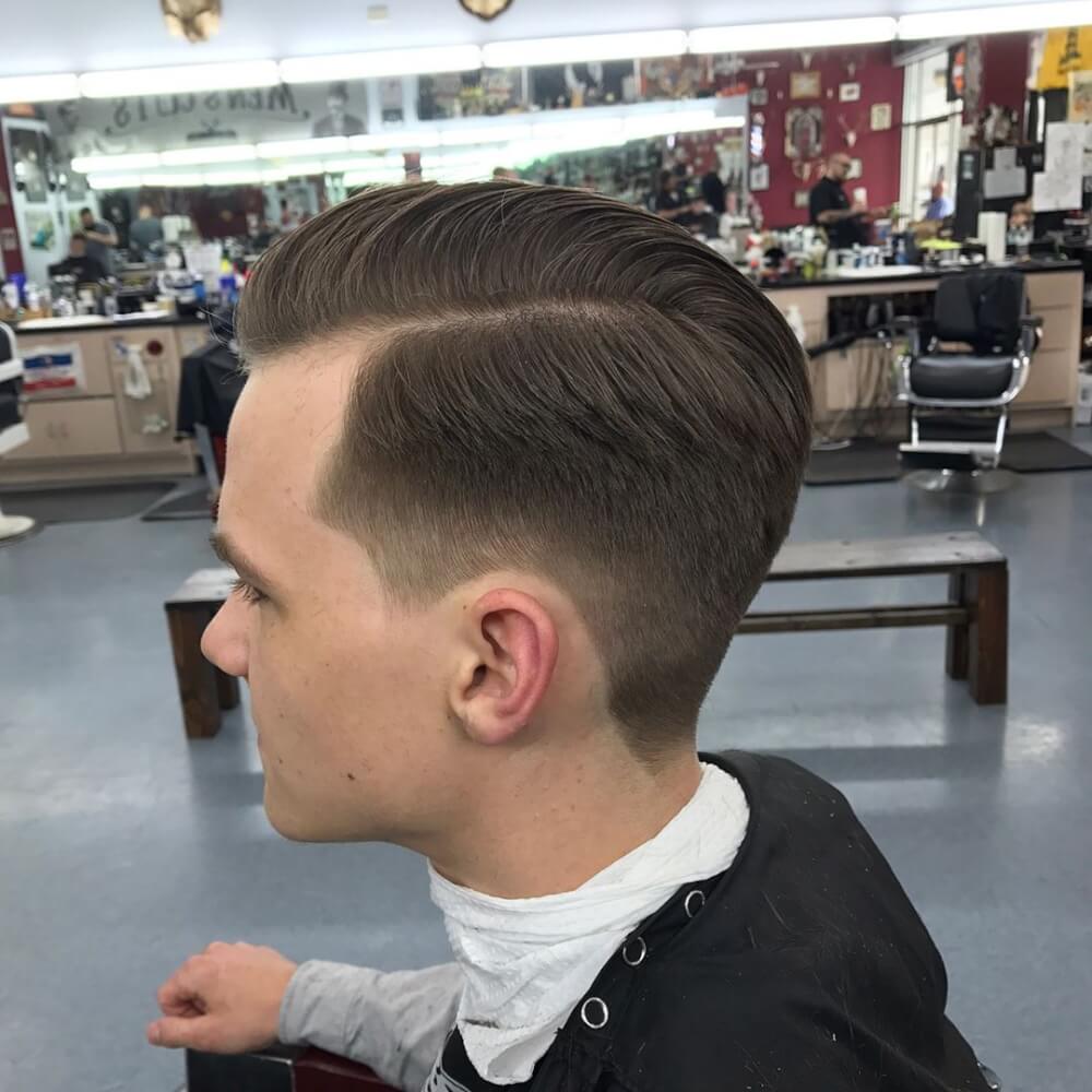 Young Professional Combover Part Hairstyle for menn