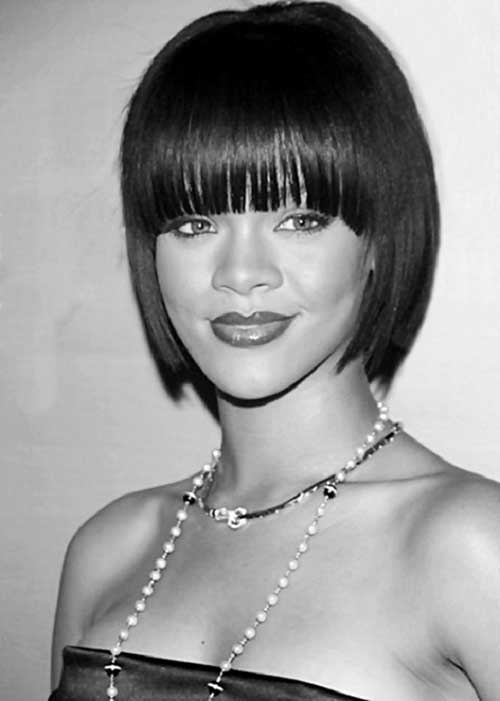 Rihanna moderní účes s ofinou