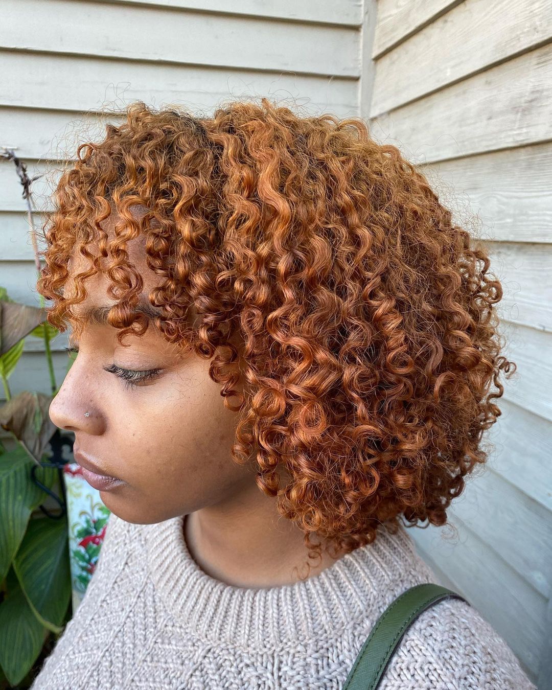 Layered Naturally Curly Bob med smell