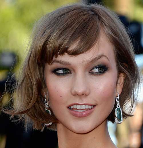 Karlie Kloss Sevimli Kısa Dalgalı Saç