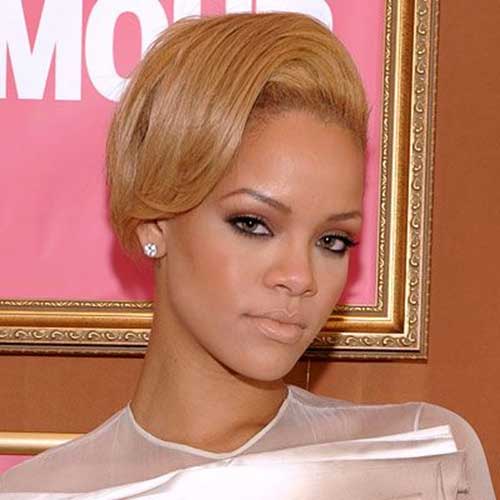 Rihanna Blonde Slicked Krátké účesy