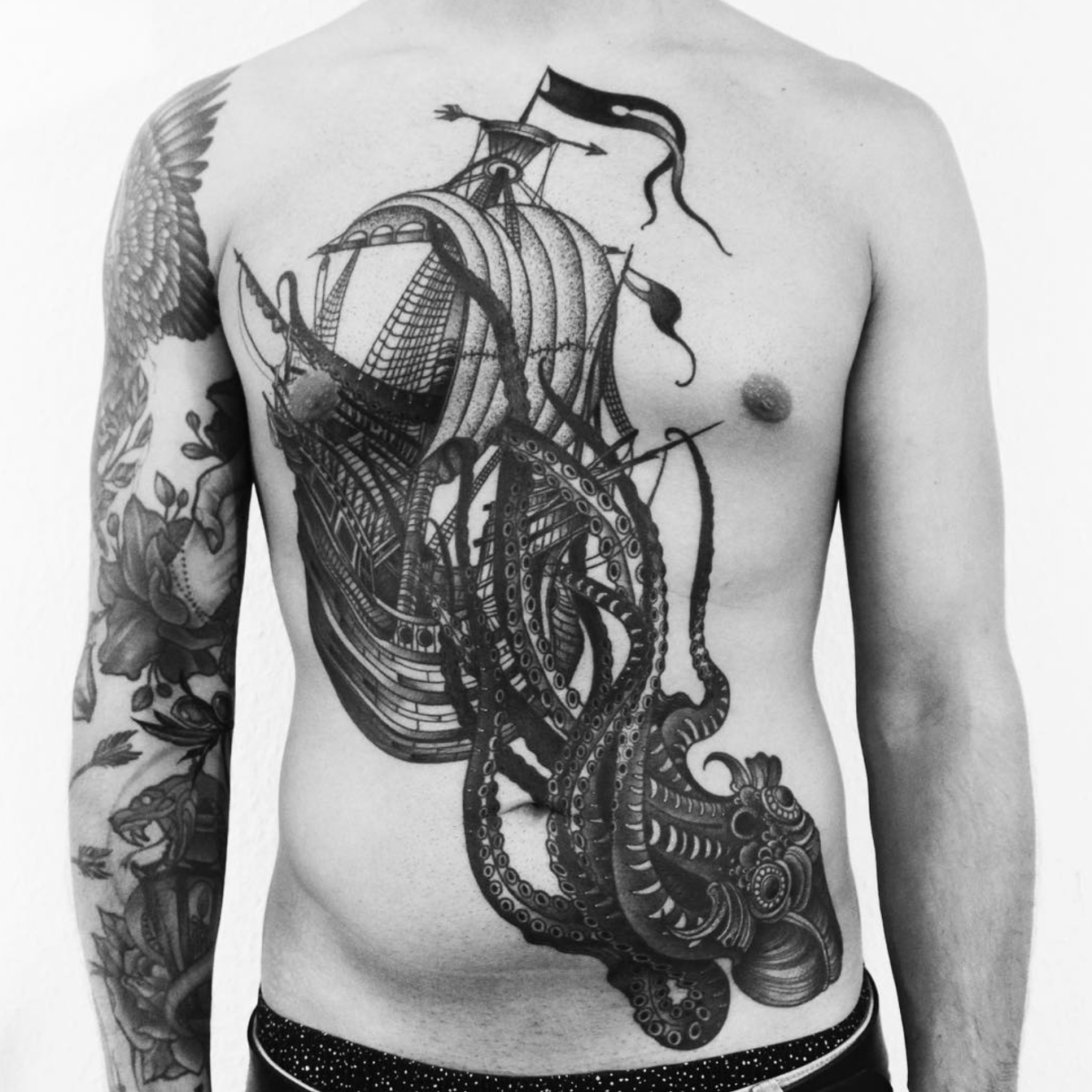 Kraken tetoválás, Oleksandra Riabichko @oleksas.tattoos of München, Germany