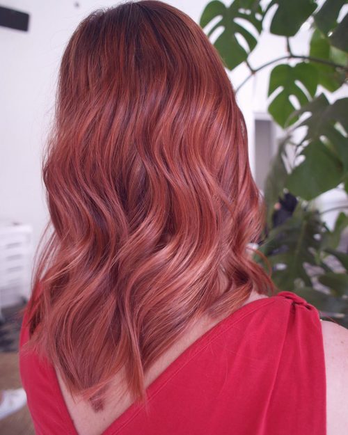 Pastellinpunaiset hiukset