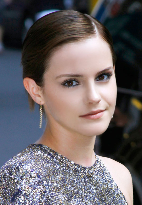 Emma Watson Kısa Düz Saç Kesimi 2012