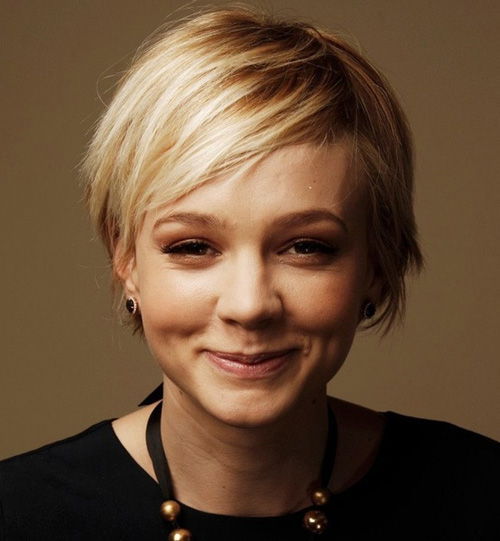 Carey Mulligan'dan Kısa Sarı Pixie Saç Kesimi