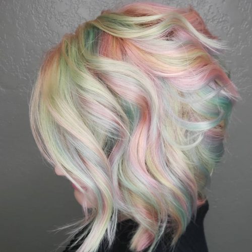 Cotton Candy Waves pastellin sateenkaaren hiuksissa