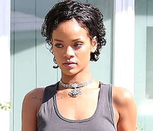 Rihanna Kiharat lyhyet hiukset