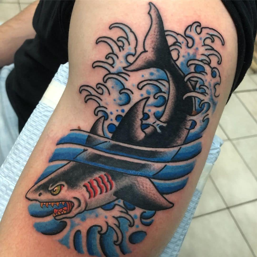 köpekbalığı dövmesi