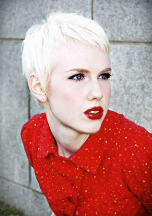 Lyhyet blondit pixie -tyylit